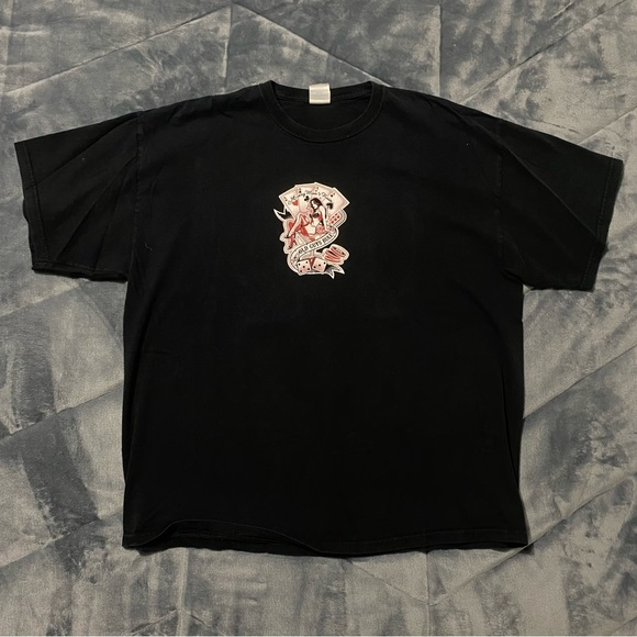 vintage black & red “old guys rule” graphic tshirt - Picture 2 of 3